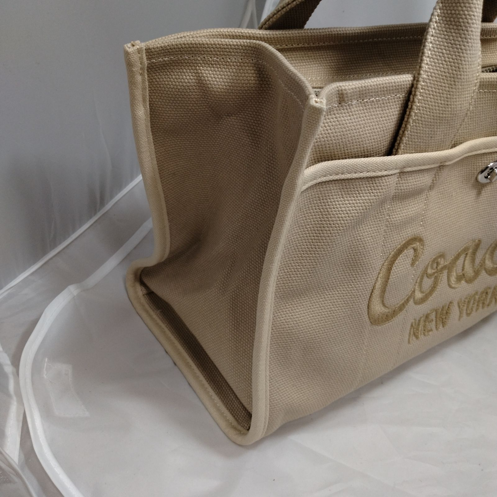 新品未使用】COACH カーゴ トートバッグ2WAYショルダ ベージュ - メルカリ