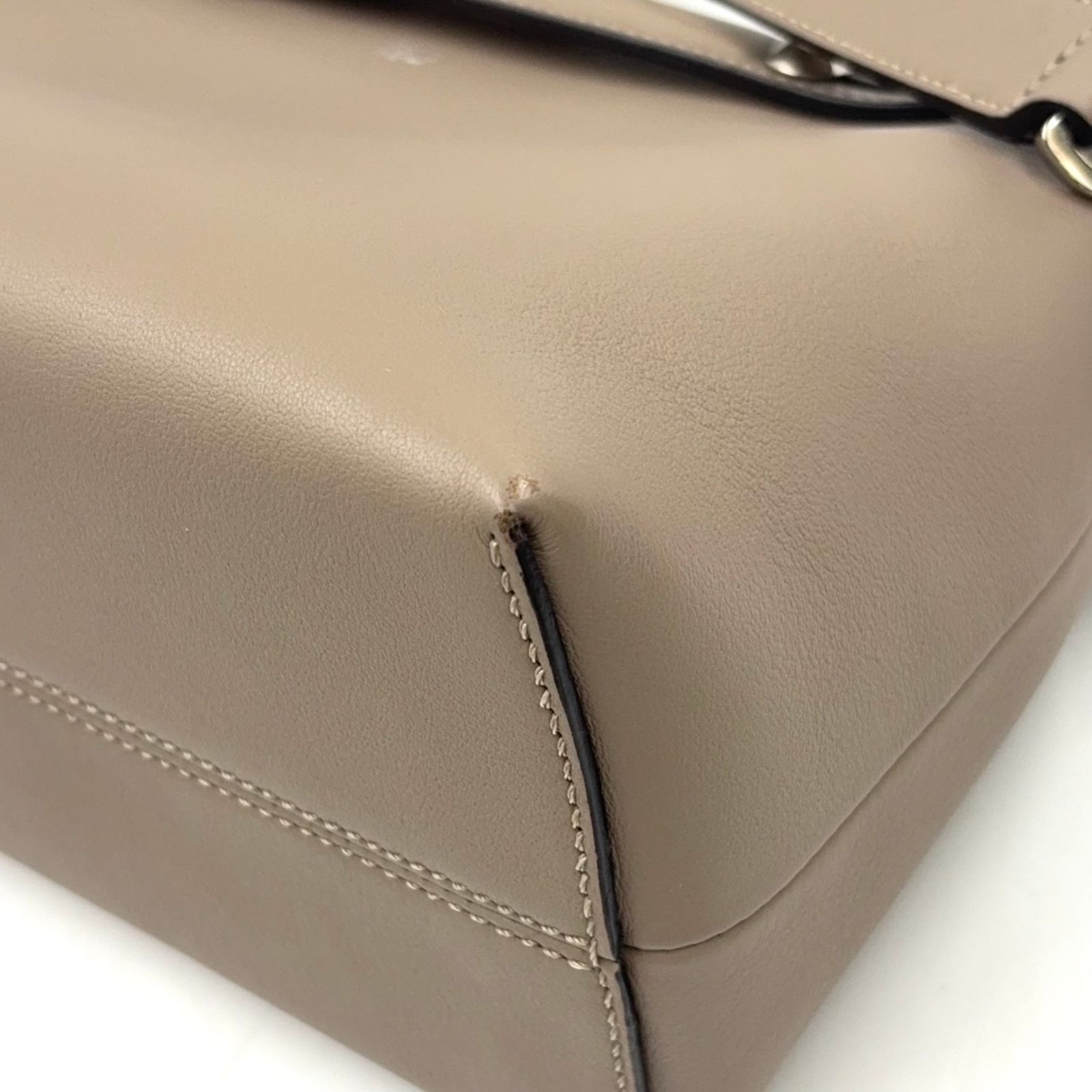 新着】FENDI バイ ザ ウェイ ミディアム 2WAYショルダー レザー 