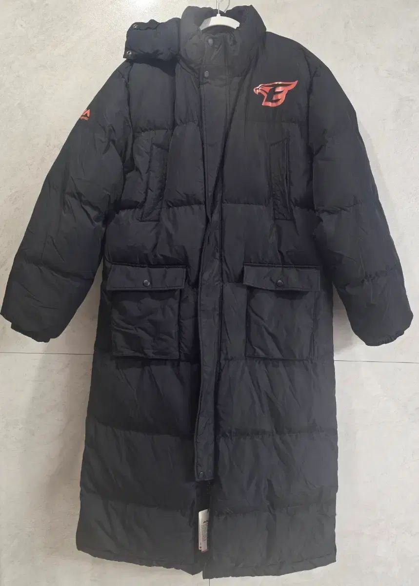 新品 Hanwhae Eagles (ハンファ・イーグルス) Majestic ダウンジャケット ロング丈 100サイズ