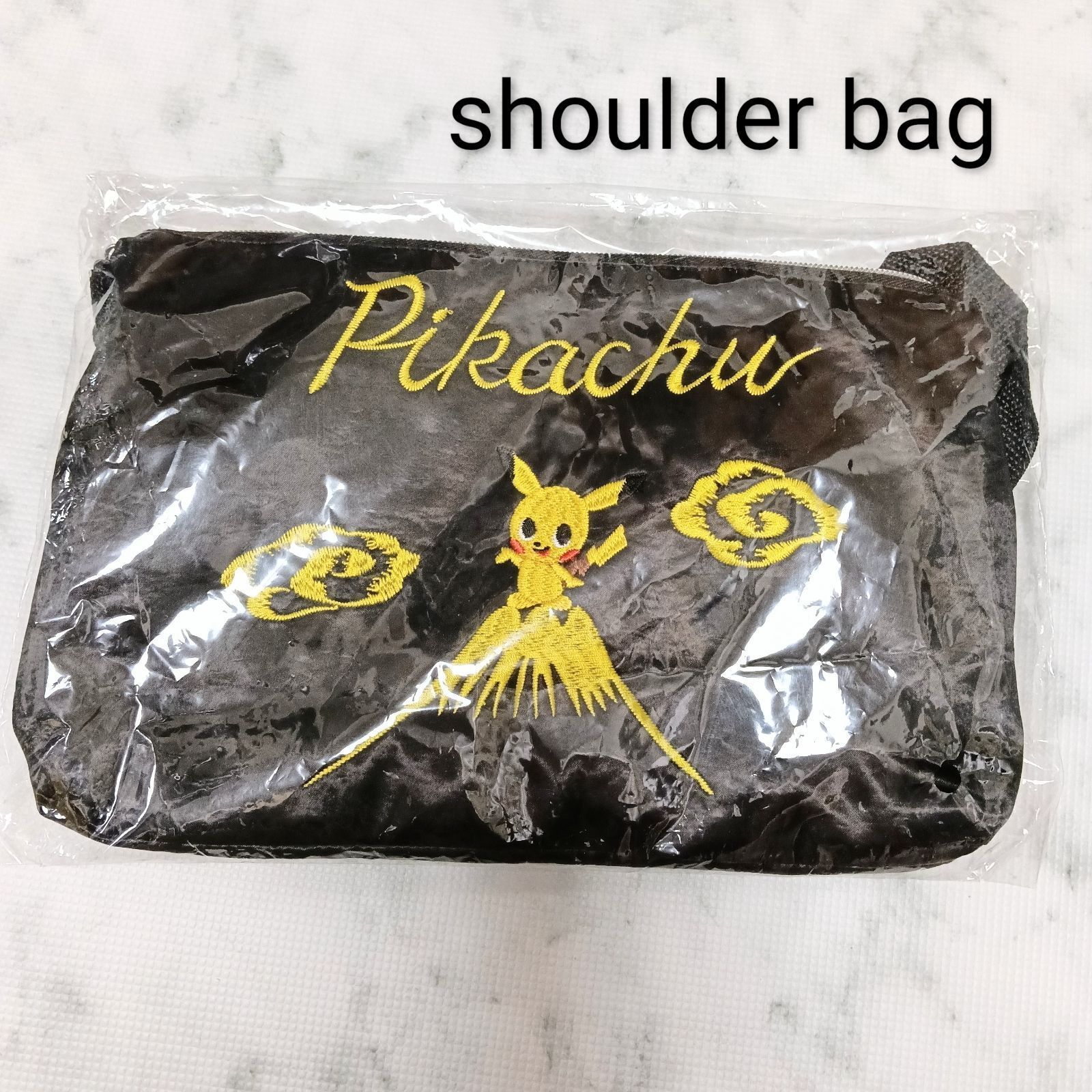 新品 ポケモン スカジャン ショルダー ピカチュウ サコッシュ 刺繍