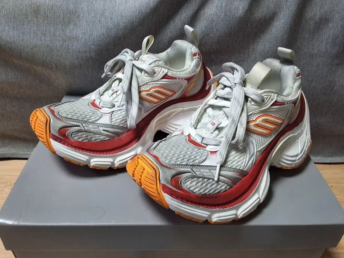ほぼ新品 バレンシアガ 10xl オレンジ 38