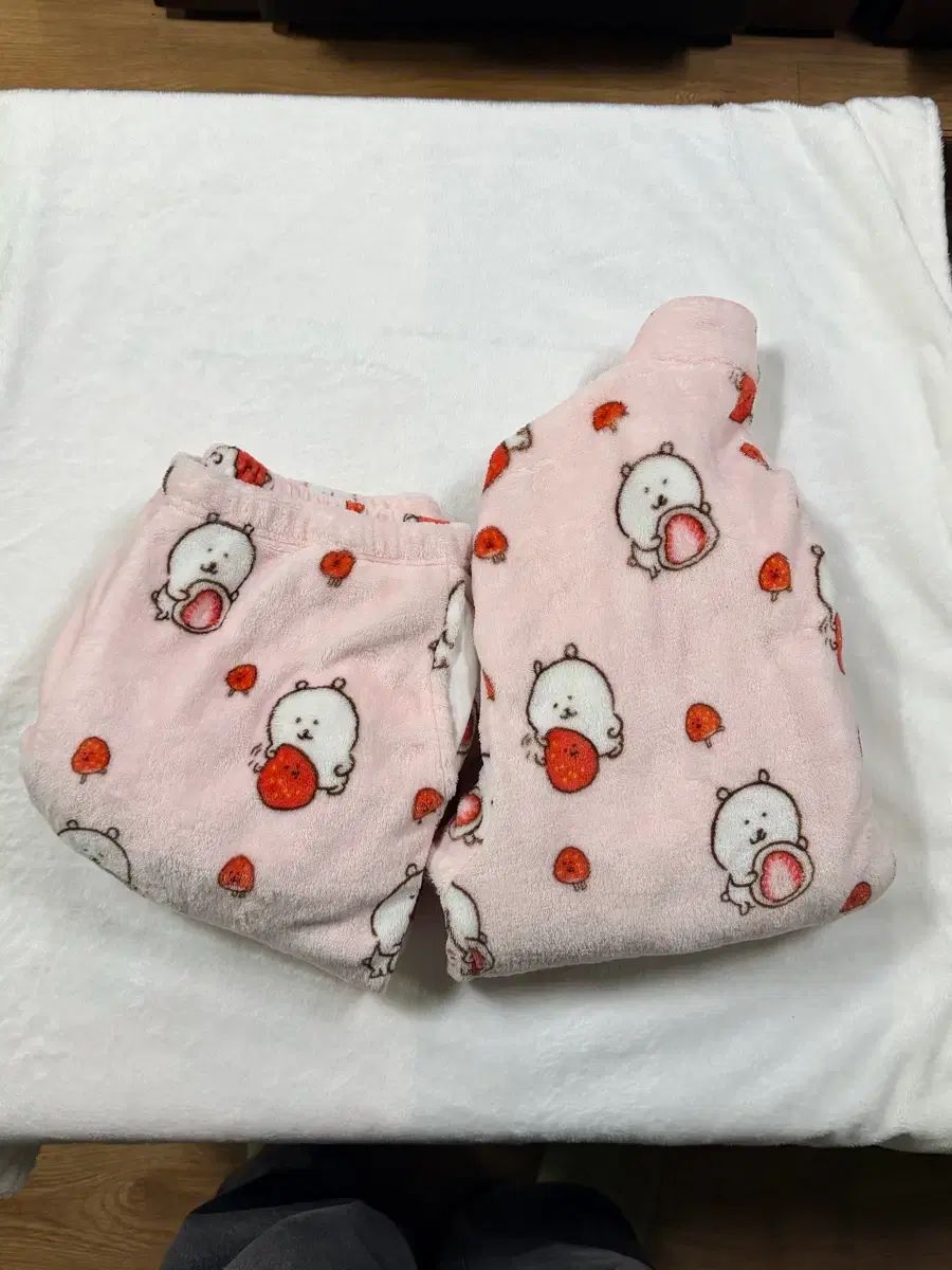 SPAO 自分ツッコミくま いちご パジャマ L