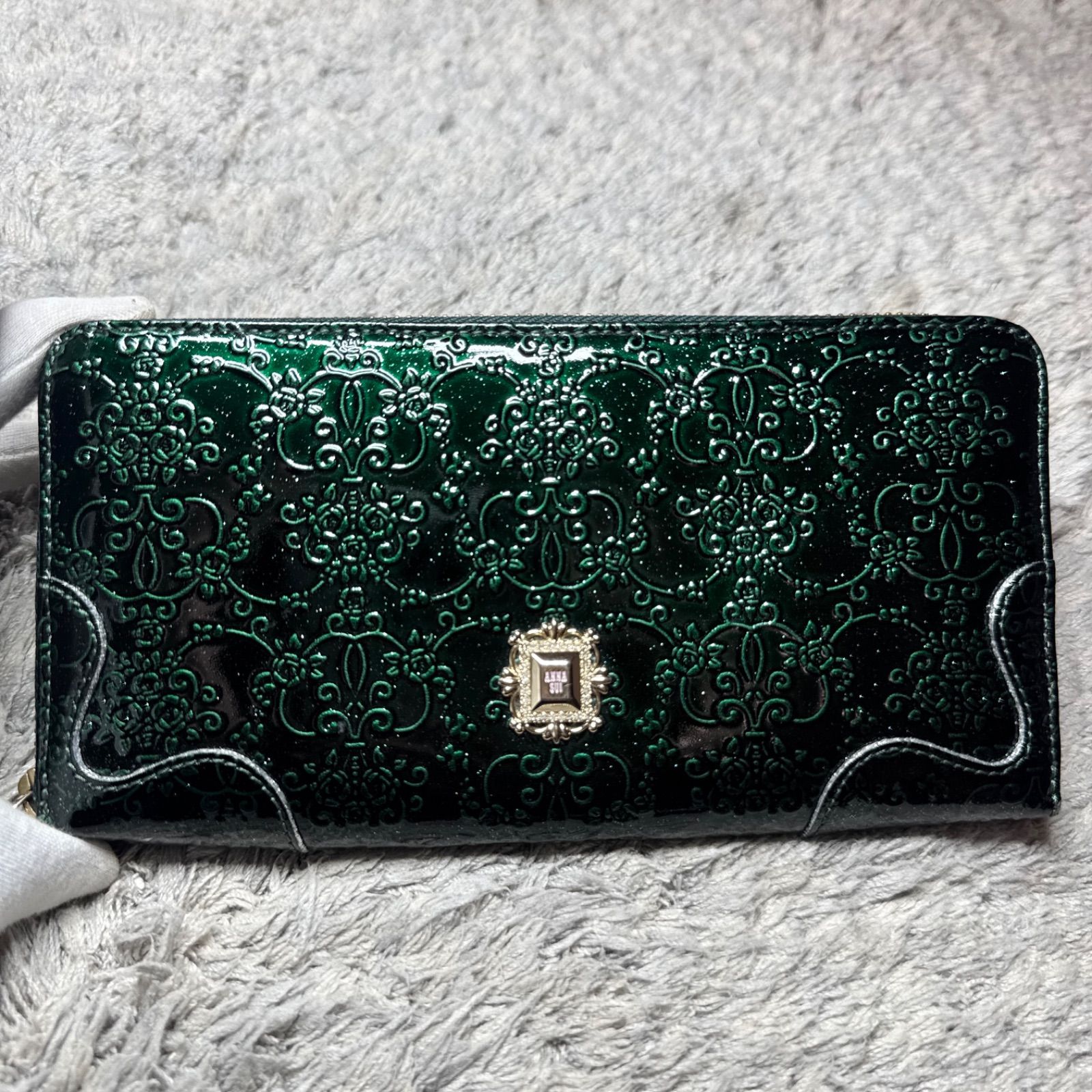 美品】ANNA SUI アナスイ 長財布 ラウンドファスナー エンボス