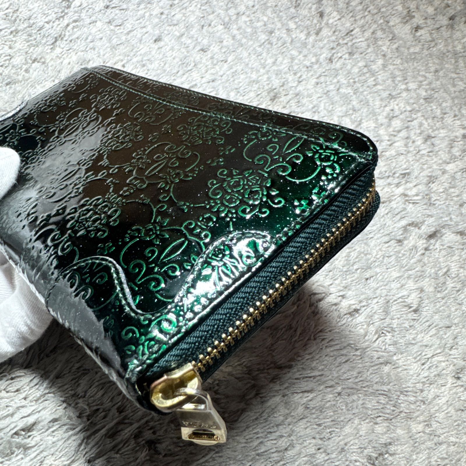 美品】ANNA SUI アナスイ 長財布 ラウンドファスナー エンボス