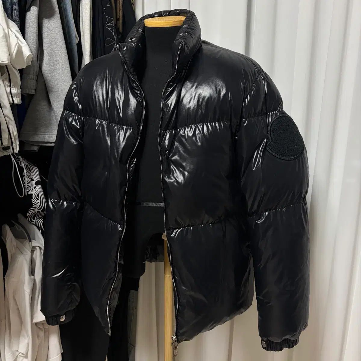 {ほぼ新品/2}モンクレール フリジア 光沢 ダウン
