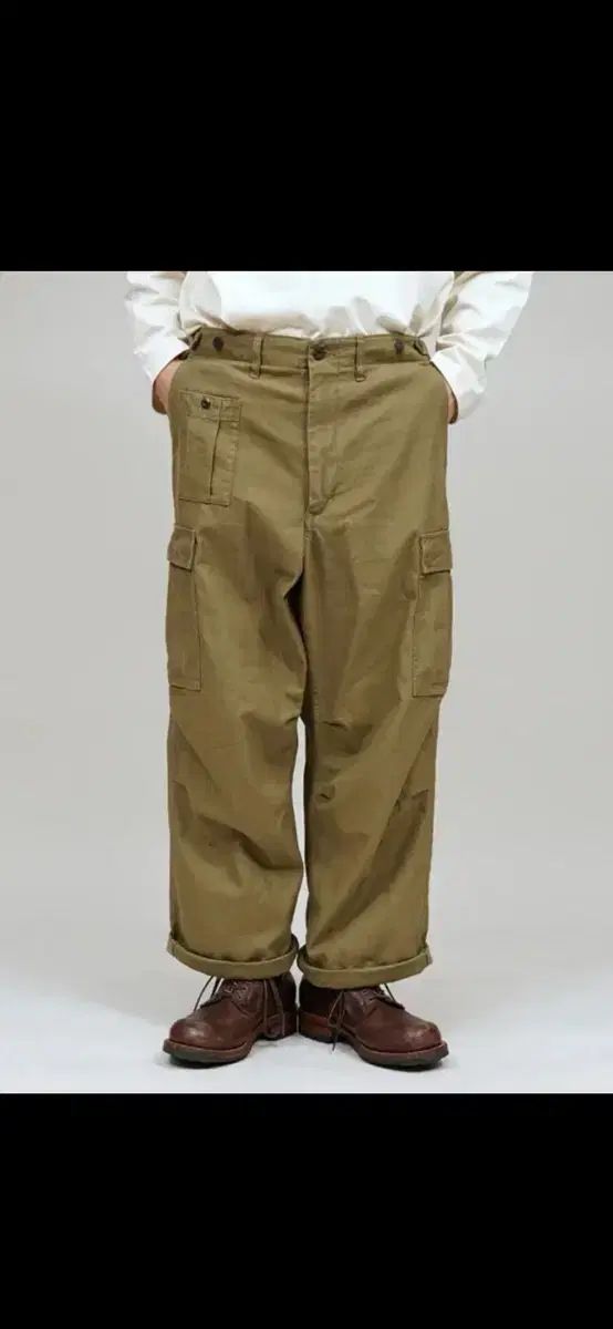 Nigel Cabourn(ナイジェル ケーボン) アミ カーゴ 36 オリーブ カーキ 出品