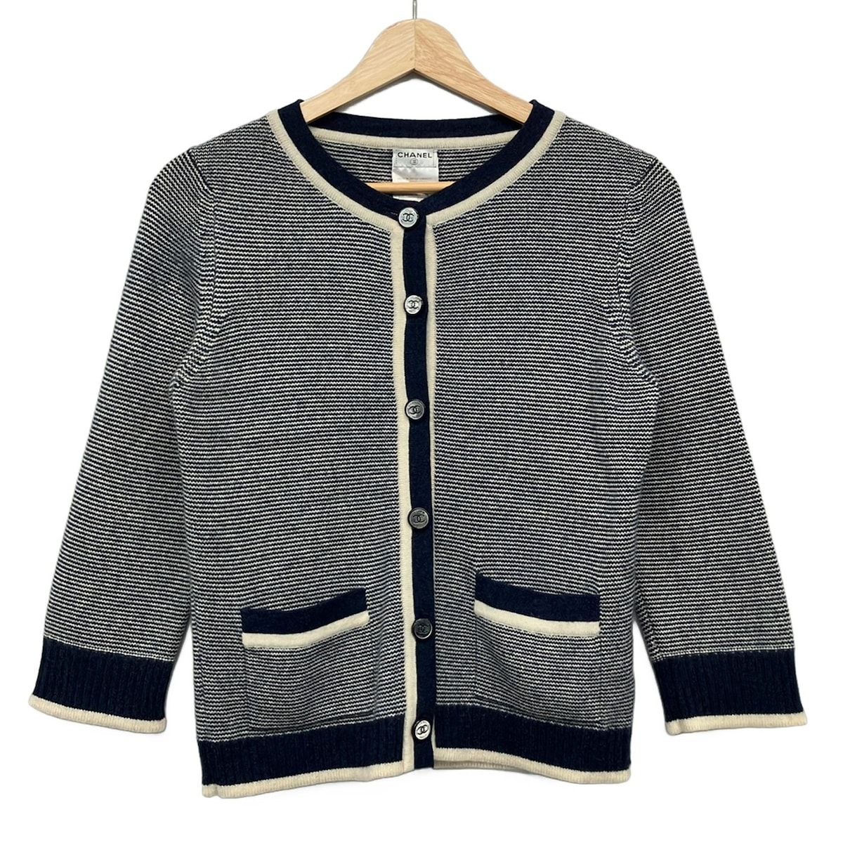 CHANEL(シャネル) カーディガン サイズ38 M レディース - P32402 ネイビー×アイボリー 長袖/ボーダー/カシミヤ
