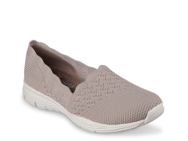 スケッチャーズ レディース シューズ スリッポン・ローファー スニーカー Skechers Seager Scallop SlipOn Sneaker Taupe トープ