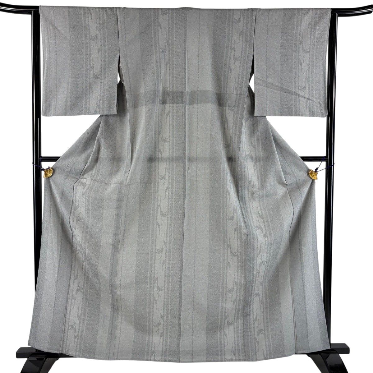 【美品】 紬 身丈162.5cm 裄丈63.5cm S 単衣 鶴 縞 灰色 正絹 秀品 【中古】