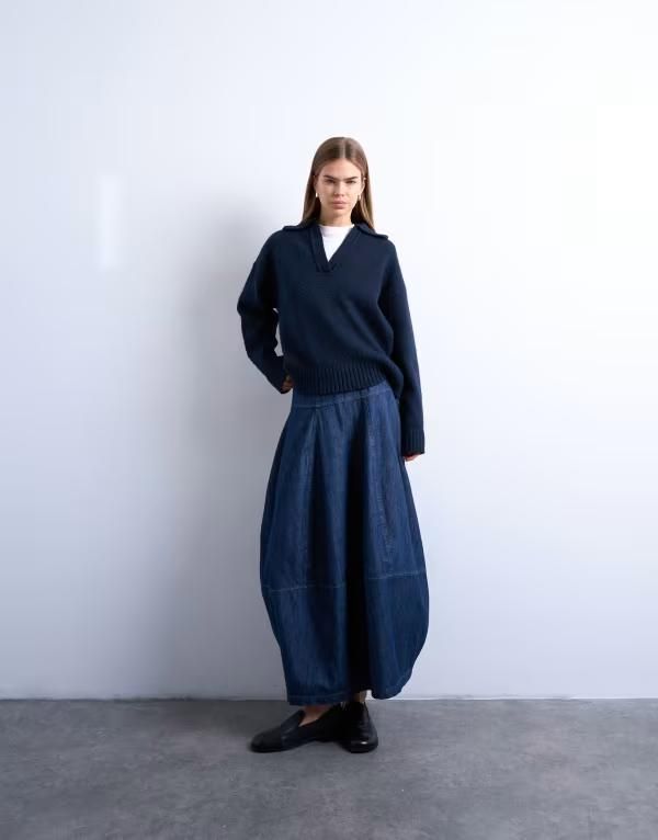 トップショップ レディース ボトムス スカート デニム マキシ Topshop denim seamed barrel cut maxi skirt in rich Rich blue ブルー
