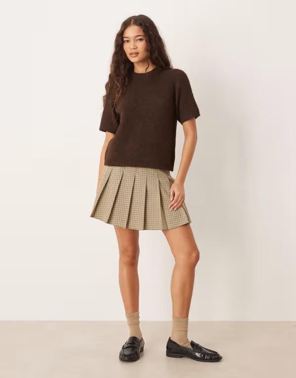 エイソス レディース ボトムス スカート プリーツ ミニ ASOS DESIGN pleated mini skirt in check Brown check ブラウン
