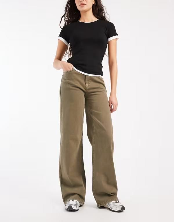 ピーシーズ レディース ボトムス デニムパンツ ワイドレッグ ジーンズ Pieces mid waist wide leg jeans in washed olive Military olive オ