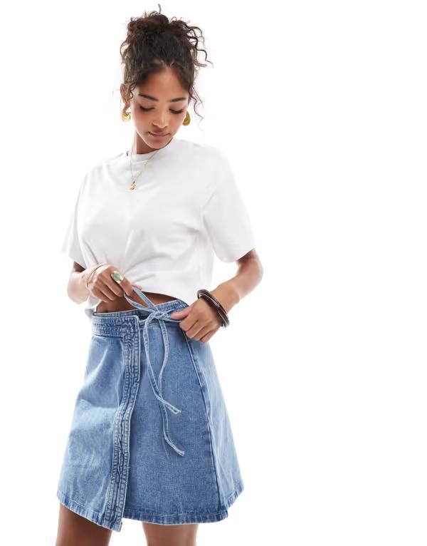 ヴェロモーダ レディース ボトムス スカート ミニ デニム Vero Moda denim wrap mini skirt in medium Medium blue denim デニム