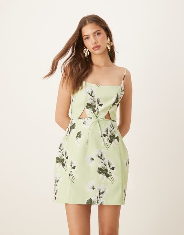 エイソス レディース トップス ワンピース カットアウト ミニワンピース フラワー柄 プリント ミニ フラワー ASOS DESIGN structured cutout mini dress wit