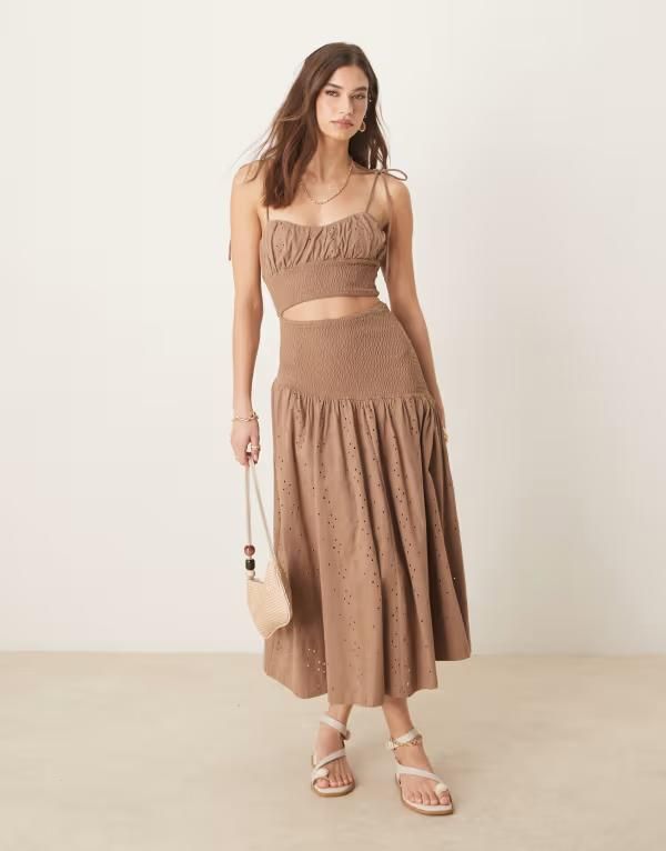 エイソス レディース トップス ワンピース カットアウト ミディワンピース ギャザー ミディ ASOS DESIGN broderie cami cutout ruched waist midi dr