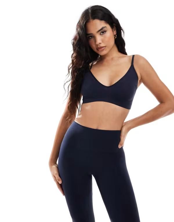 ヴェロモーダ レディース アンダーウェア ブラジャー Vero Moda seamless deep v bra top in dark navy part of a set NAVY ネイビー