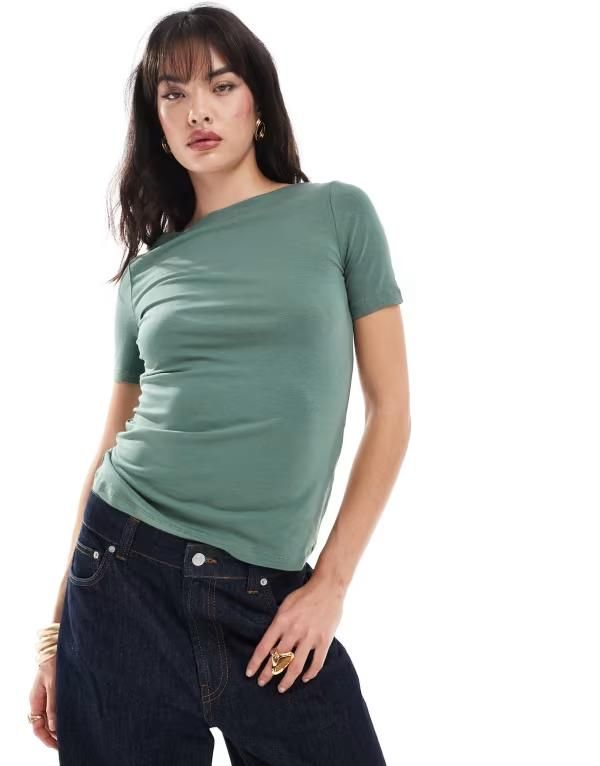 ヴェロモーダ レディース トップス Tシャツ Vero Moda boat neck fitted Tshirt Khaki カーキ 8,985円