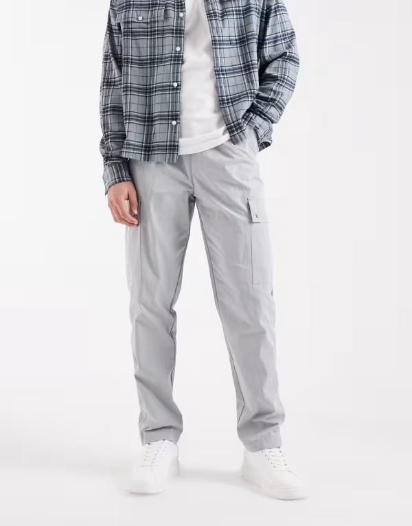 エイソス メンズ ボトムス カジュアルパンツ カーゴパンツ パンツ ASOS DESIGN tapered cargo pants Gray グレー