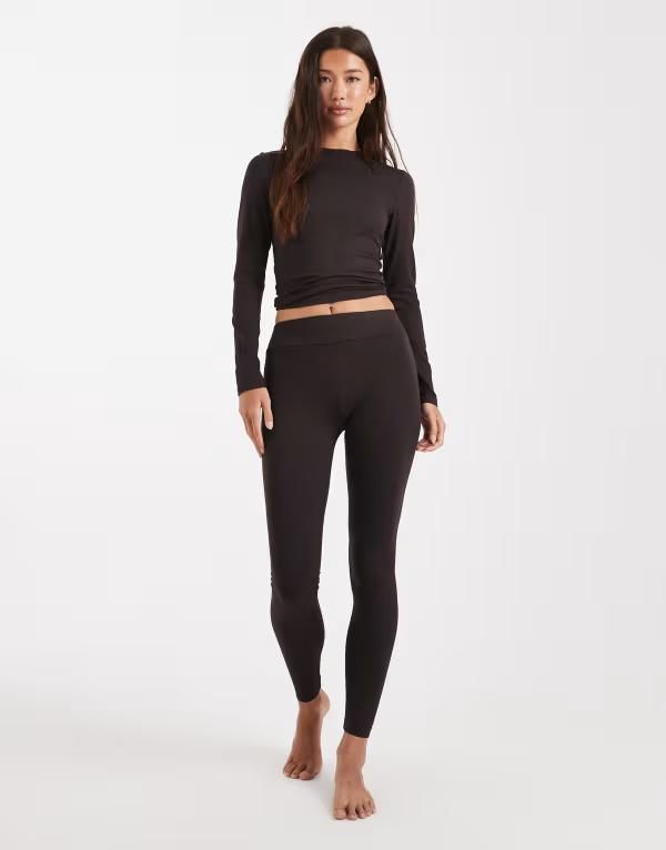 ミスセルフフリッジ レディース ボトムス レギンス Miss Selfridge sculpted leggings in chocolate Chocolate チョコレート