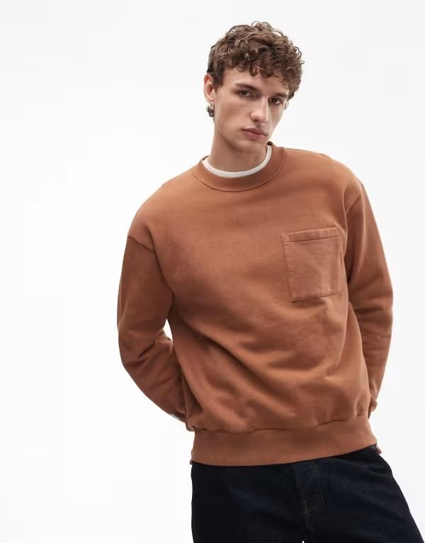 エイソス メンズ アウター パーカー・スウェット シャツ ASOS DESIGN relaxed washed sweatshirt with woven patch Rawhide ブラウン