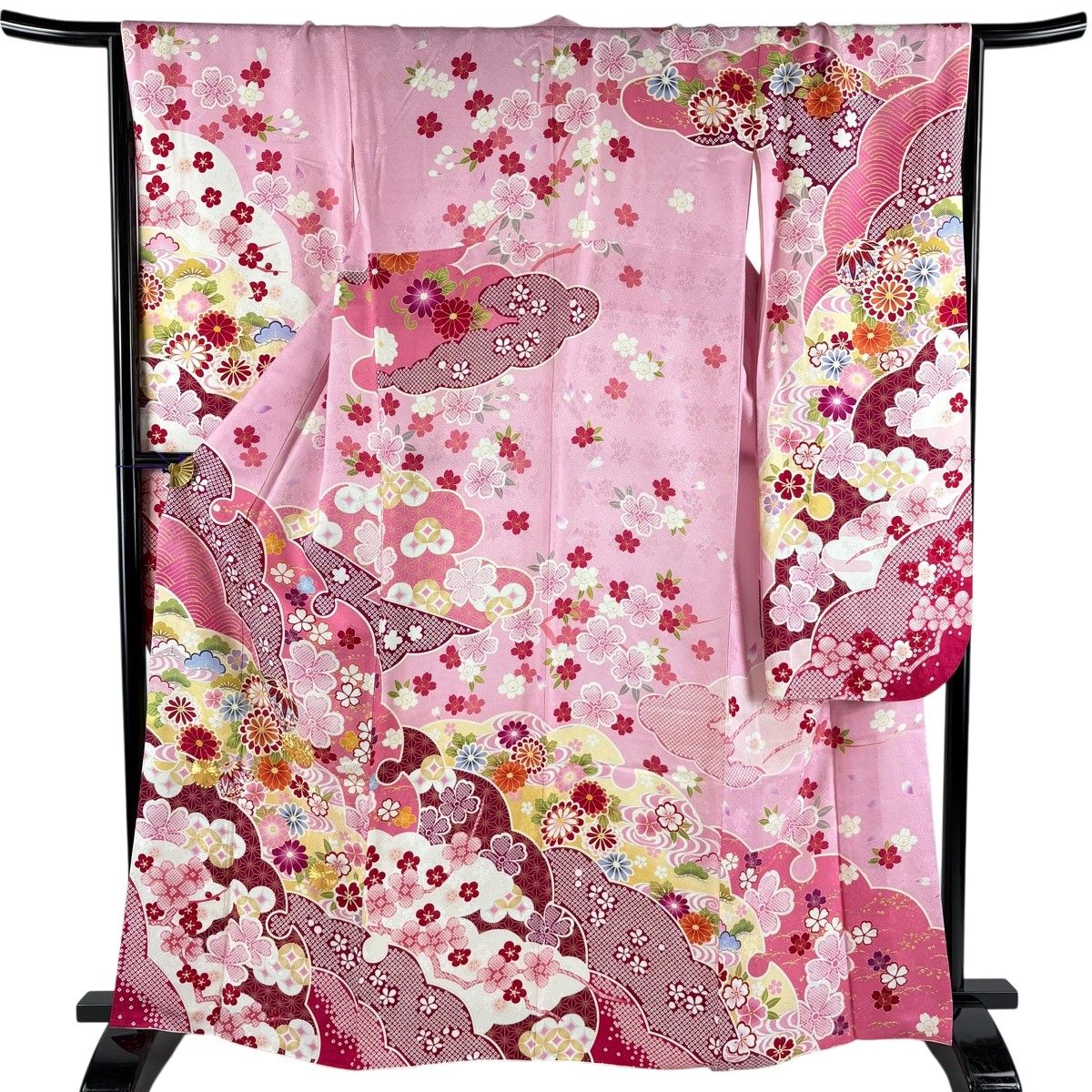 振袖 身丈164.5cm 裄丈66cm M 袷 手鞠 草花 金糸 金銀彩 ピンク 正絹 名品 【中古】