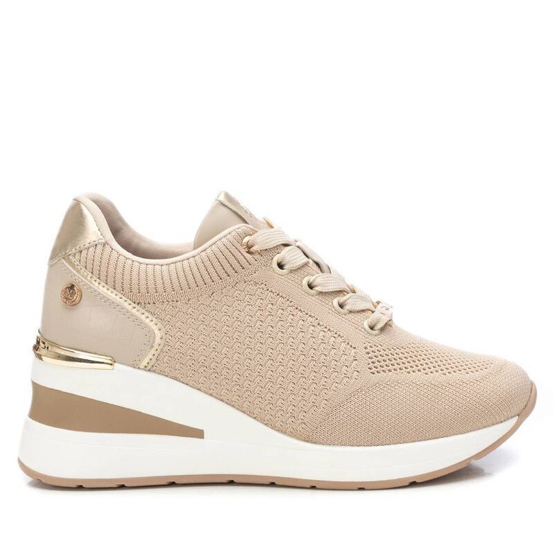 キシタイ レディース シューズ スニーカー レース Womens Wedge LaceUp Sneakers By XTI Beige ベージュ