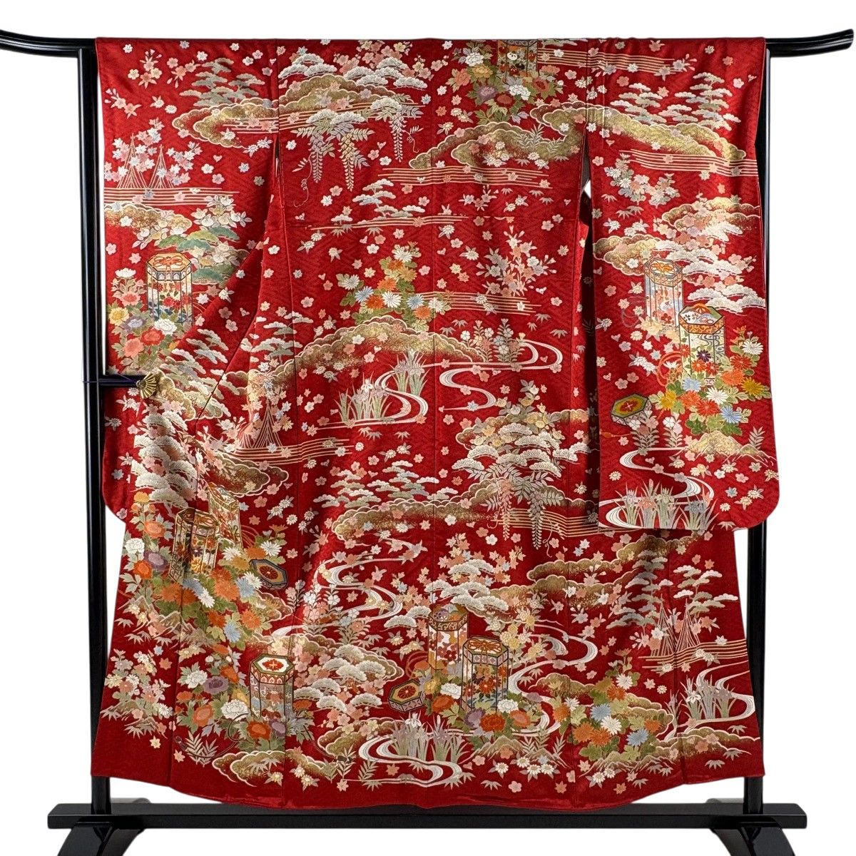 振袖 身丈154cm 裄丈64cm M 袷 貝桶 桜 金糸 金彩 赤 正絹 名品 【中古】
