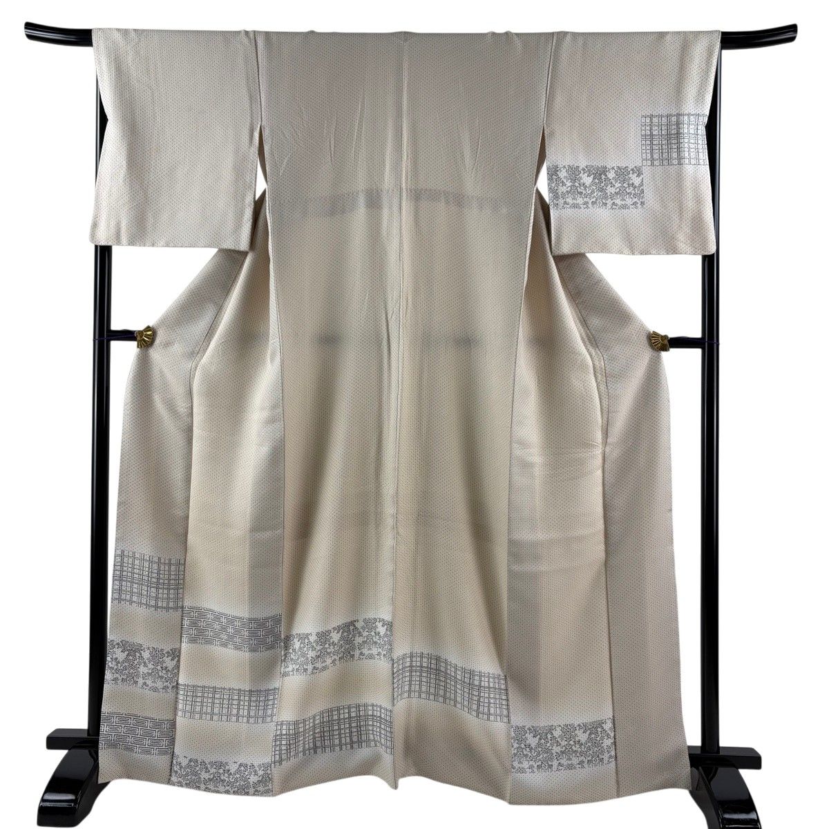 付下げ 身丈164.5cm 裄丈67cm M 袷 草花 幾何学模様 ぼかし ベージュ 正絹 名品 【中古】