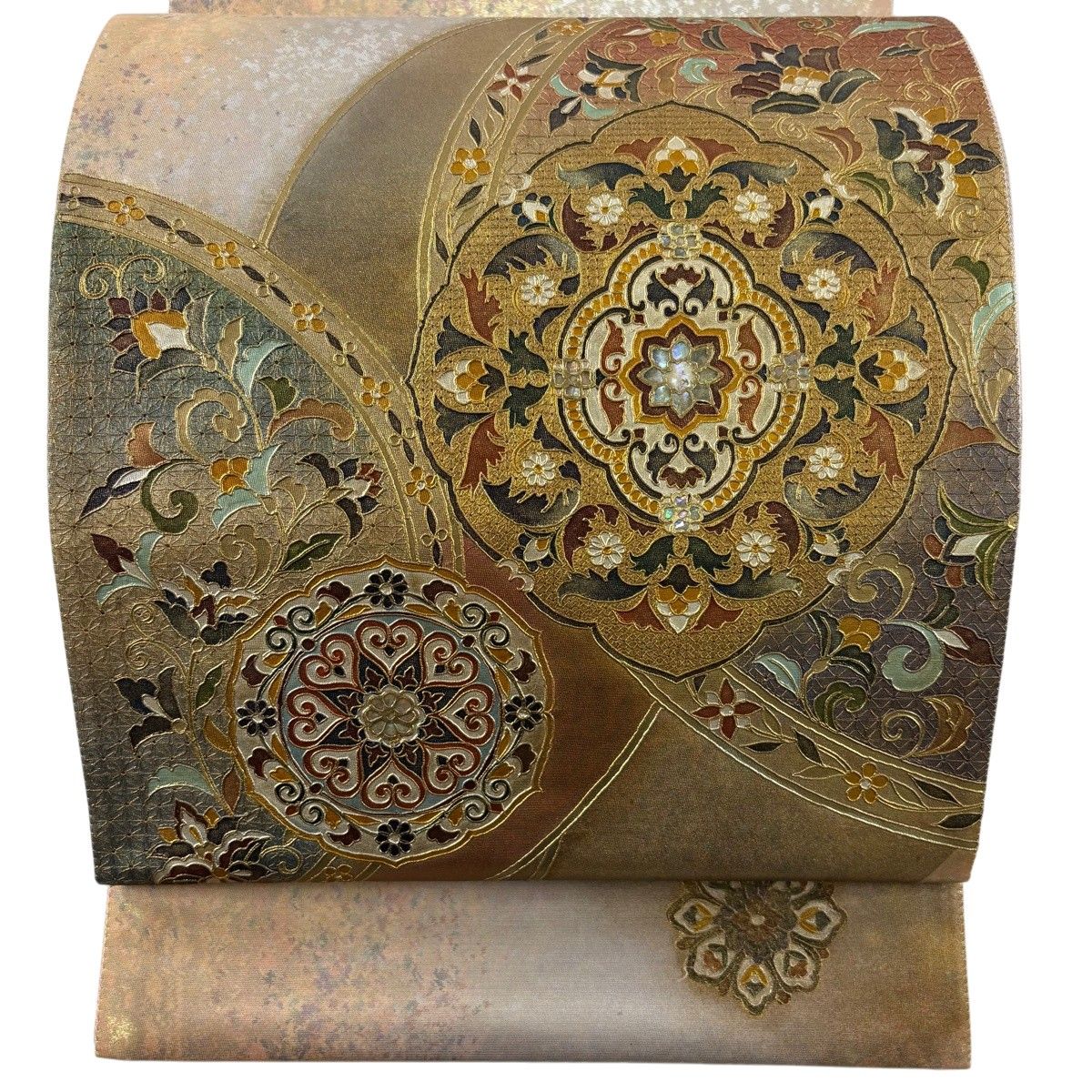 【美品】 袋帯 名品 華文 花唐草 螺鈿 金彩 金茶 お太鼓柄 正絹 【中古】