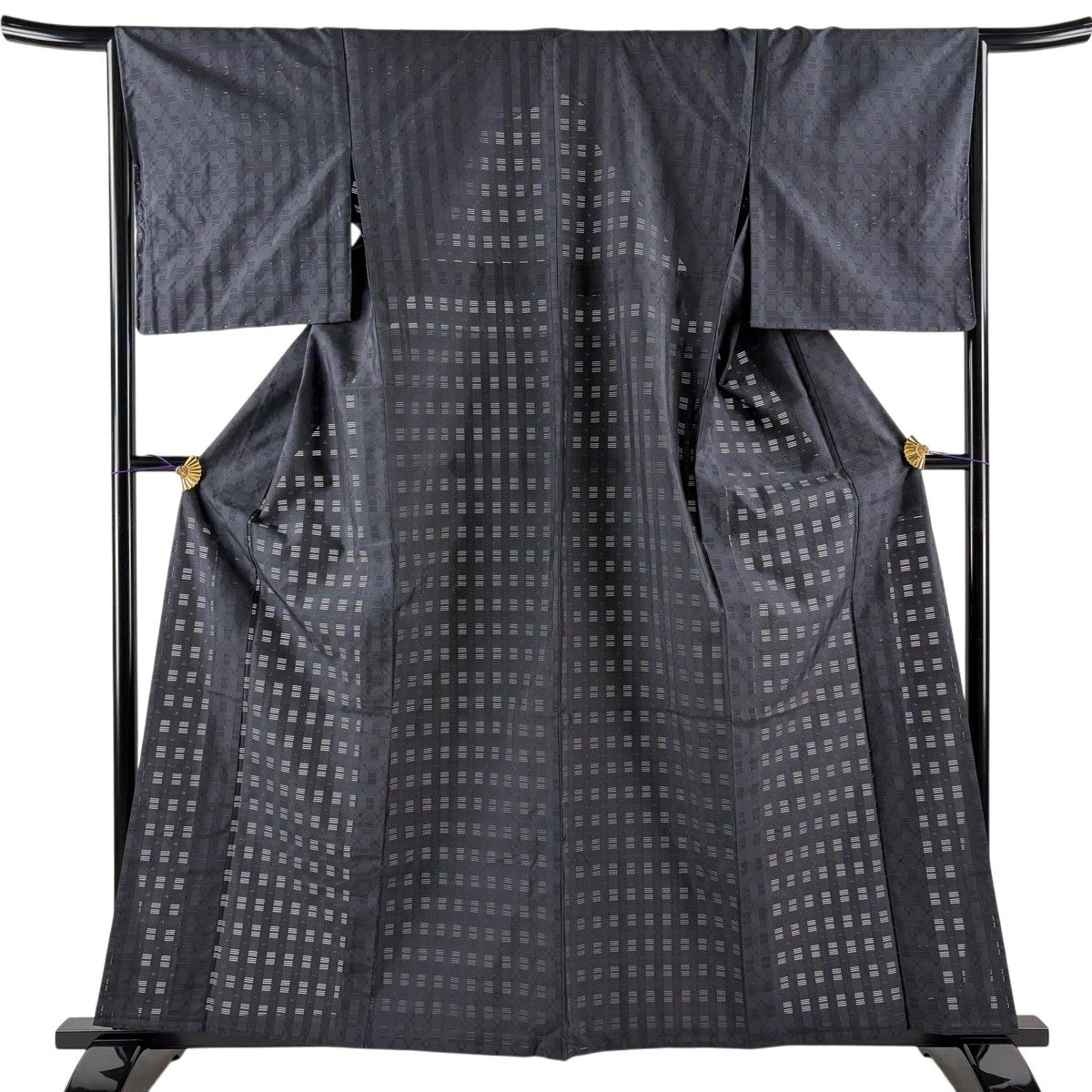 【美品】 紬 身丈160cm 裄丈66cm M 薄物 縞 花織 墨色 正絹 逸品 【中古】