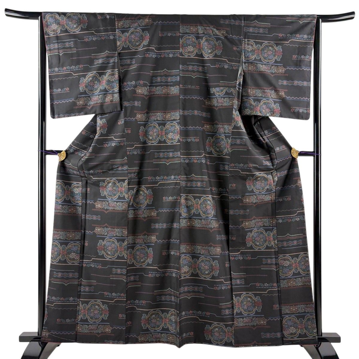 【美品】 大島紬 身丈161.5cm 裄丈64cm M 袷 都喜ヱ門 証紙 草花 幾何学 墨色 正絹 逸品 【中古】