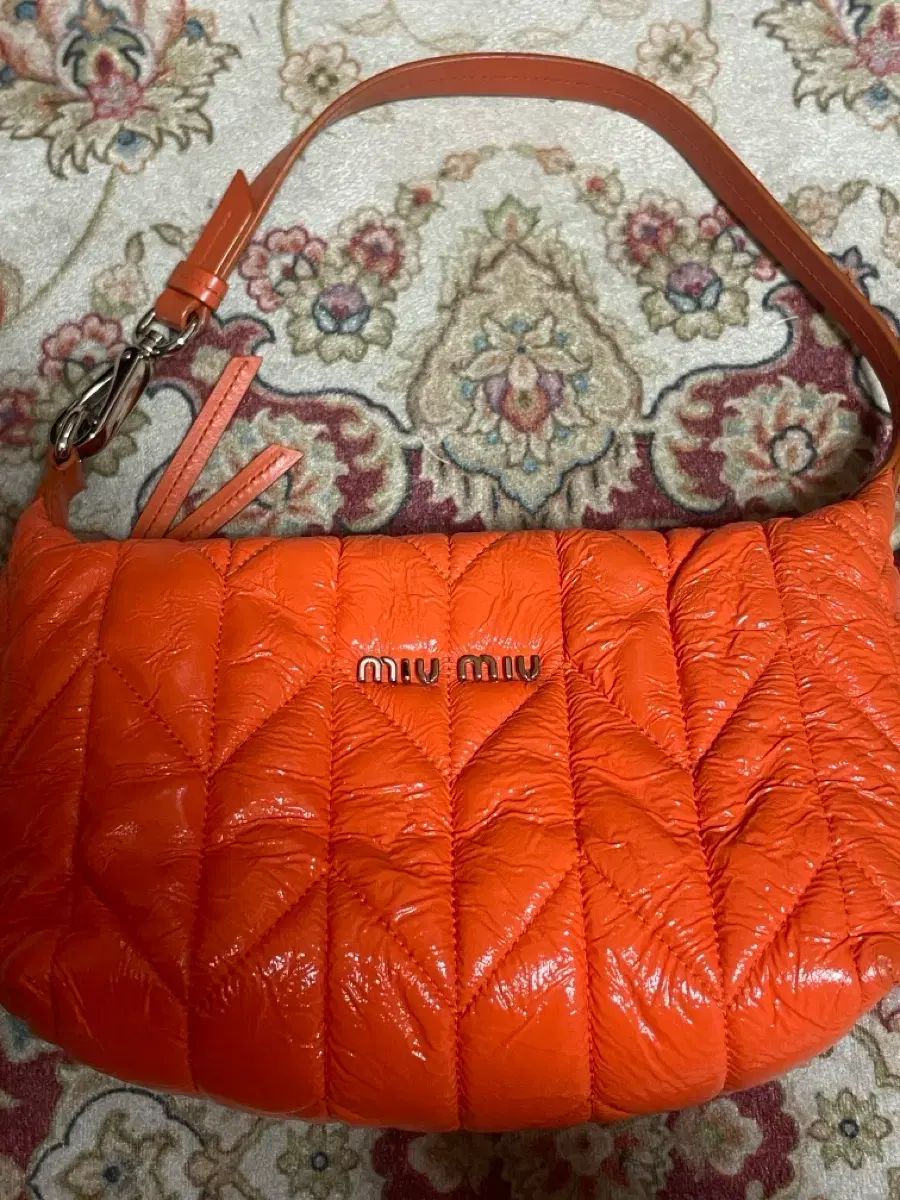 MIU MIU ミュウミュウ スピリット マテラッセ ミニバック オレンジ