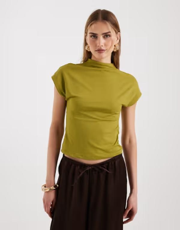 エイソス レディース トップス シャツ ハイネック キャップ ASOS DESIGN high neck cap sleeve hardware back polyamide top Khaki カー