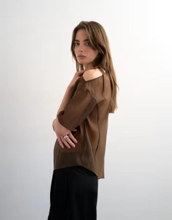 トップショップ レディース トップス タンクトップ Topshop one shoulder organza top in chocolate チョコレート