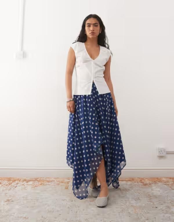リクレイム ヴィンテージ レディース ボトムスカート ドット柄 アシンメトリー ドット プリント ギャザー ミディ Reclaimed Vintage ruched midi skirt with a