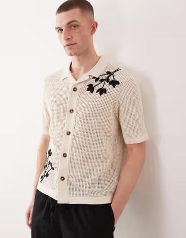 オンリーアンドサンズ メンズ トップス シャツ フラワー柄 ニット フラワー ONLY SONS open knit crochet shirt with floral embroidery in c
