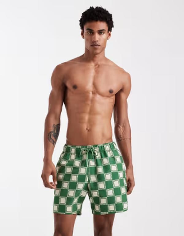 エイソス メンズ 水着 ハーフパンツ・ショーツ プリント ショートパンツ ASOS DESIGN swim shorts in mid length checkerboard print GREEN