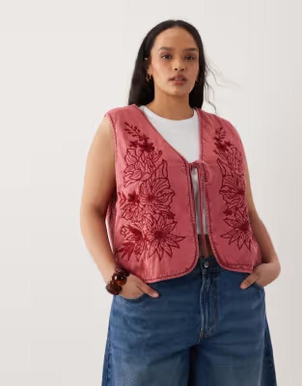 エイソス レディース トップス ベスト フラワー柄 キルティング フラワー ASOS Curve ASOS DESIGN Curve quilted padded vest with floral d