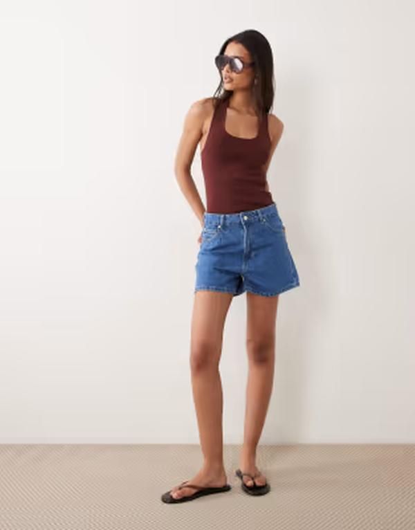 エイソス レディース ボトムス ハーフパンツ・ショーツ ハイウエスト ショートパンツ デニム ASOS DESIGN high waist denim shorts in mid BLUE ブルー