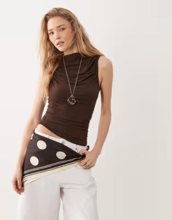 ミスセルフフリッジ レディース トップス タンクトップ ギャザー Misselfridge ruched front slash neck top in chocolate チョコレート