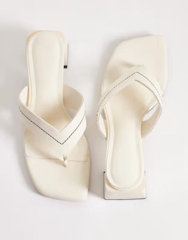 エイソス レディース シューズ サンダル ヒール ASOS DESIGN Honestoe thong block heeled sandals Offwhite オフホワイト