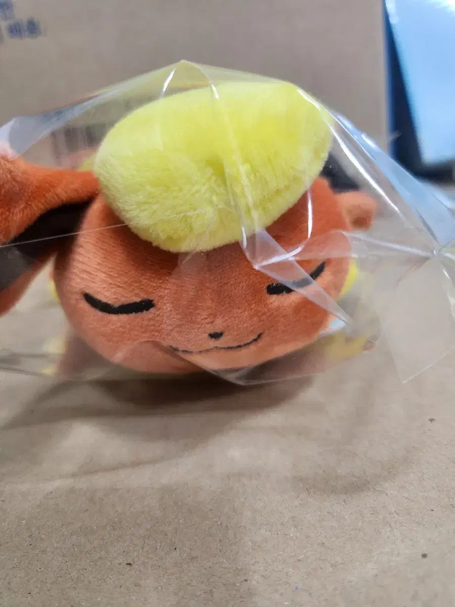 ポケットモンスター ブースター ぬいぐるみ グターリ ぬいぐるみ ポケモンセンター ポップアップ イーブイ グターリ
