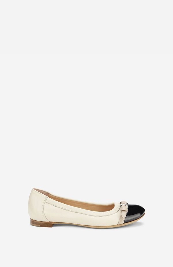 エージーエル レディース シューズ パンプス キャップ AGL Monika Cap Toe Ballet Flat Ivory アイボリー
