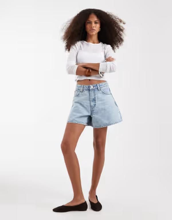 エイソス レディース ボトムス ハーフパンツ・ショーツ ヴィンテージ A ライン ショートパンツ デニム ASOS DESIGN denim longer a line shorts in pale