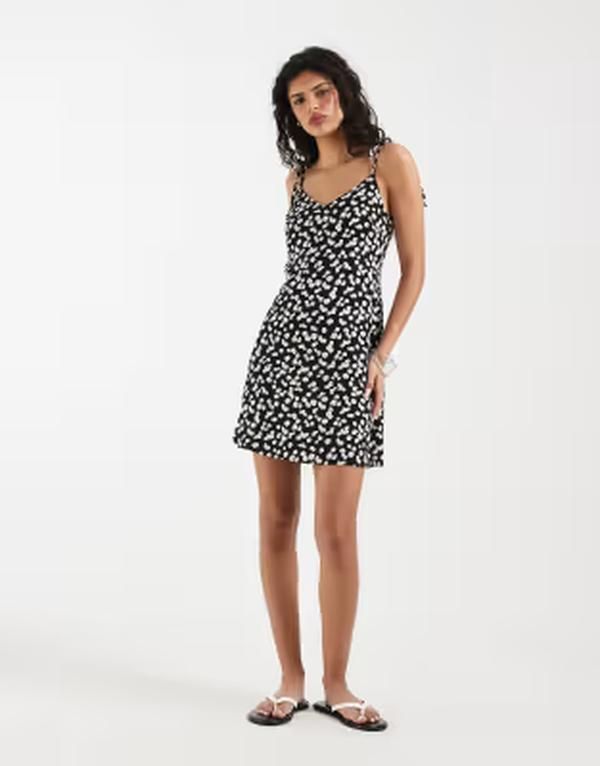 ヴェロモーダ レディース トップス ワンピース プリント ミニ Vero Moda easy tie shoulders camini dress delicate daisy print Black