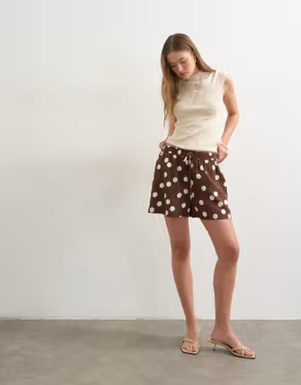 トップショップ レディース ボトムス ハーフパンツ・ショーツ A ライン ドット ショートパンツ リネン Topshop linen mix aline shorts polka dots brown