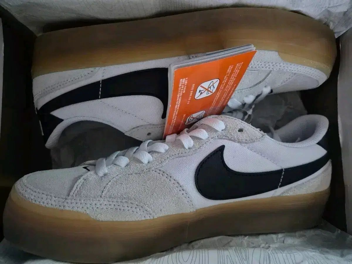(新品) NIKE ナイキ SB ズーム ポゴ PLUS 白 ブラック