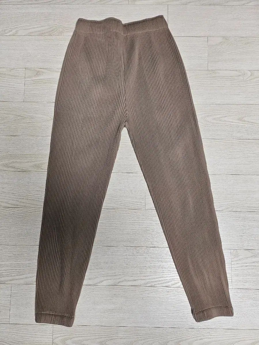 プリーツ パンツ ブラウン 新品 在庫1