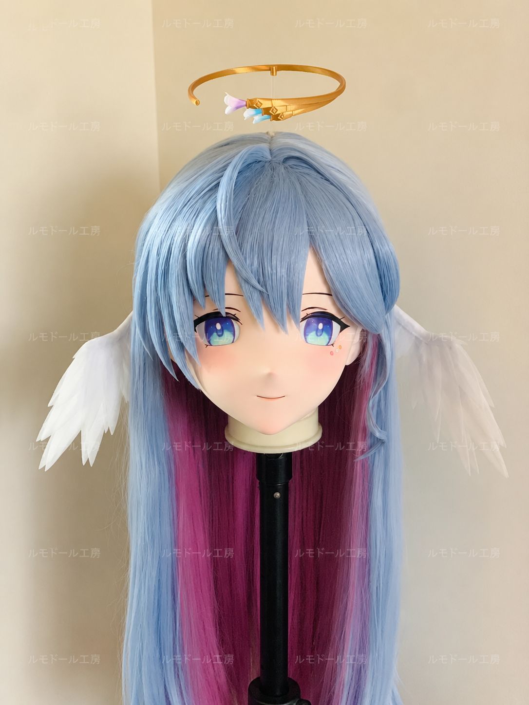 ブルーアーカイブ 蒼森ミネ風 kigurumi 全頭マスク 水色髪 ピンクメッシュ ヘイロー付き