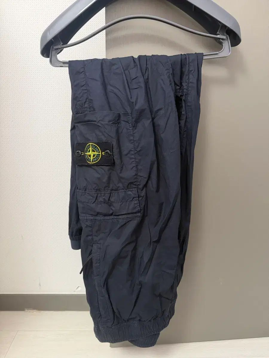 STONE ISLAND ストーンアイランド カーゴ ハーフパンツ